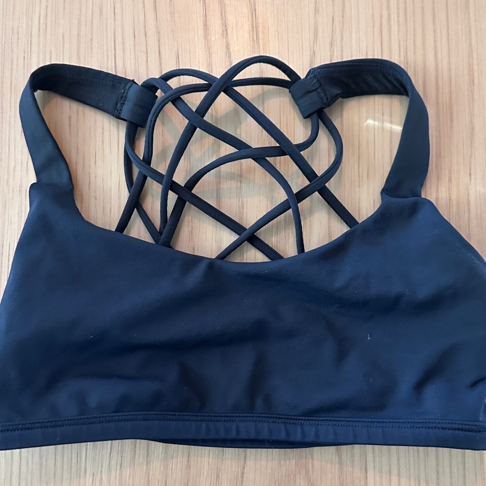Lululemon Athletica free to be black bra size 2